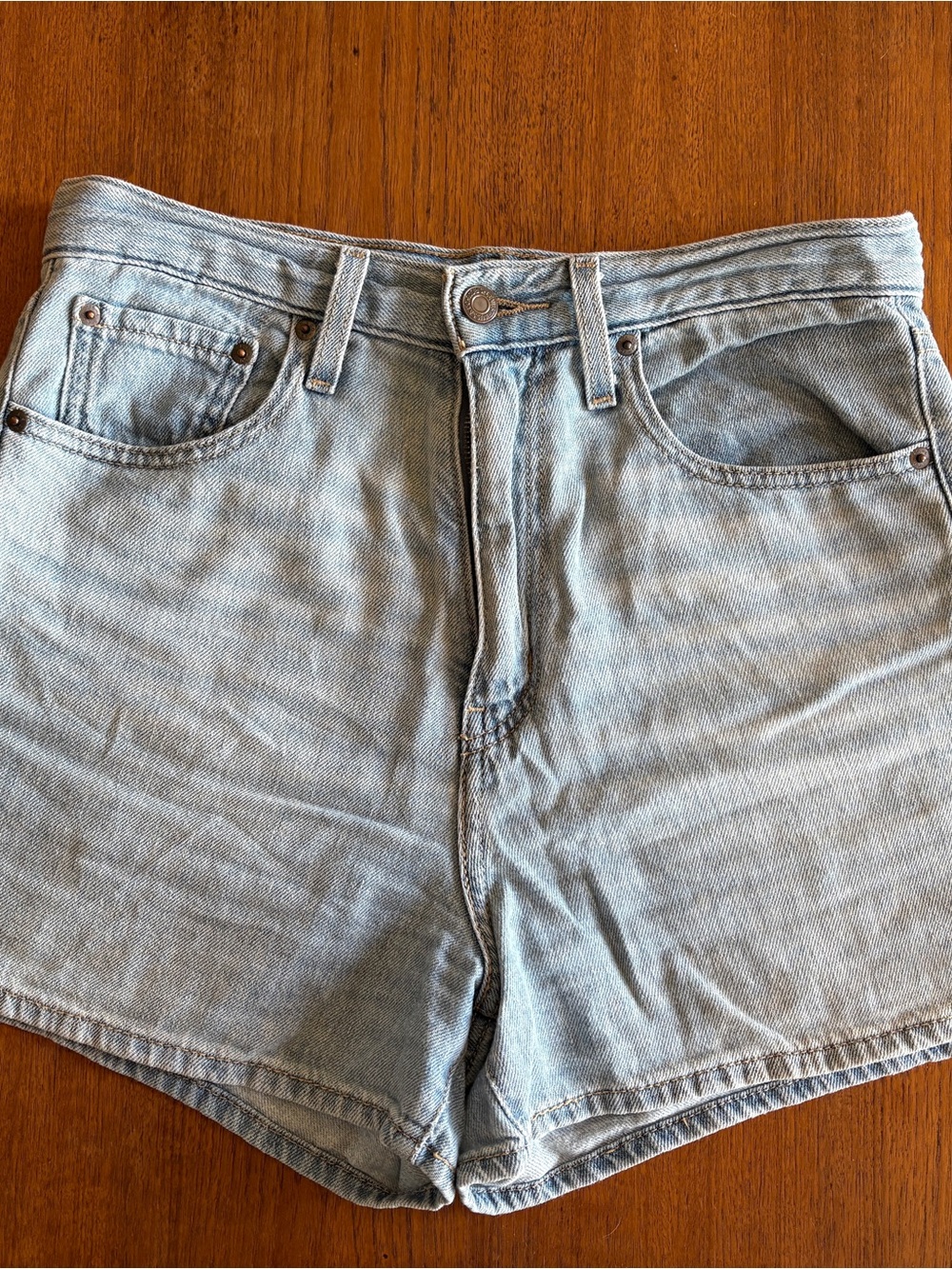 Levi's High Loose Denim Shorts - Picture 5 of 6